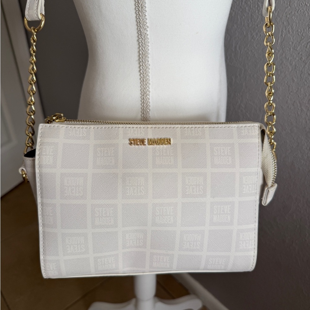 Steve Madden White and Gold Quilted Crossbody Bag